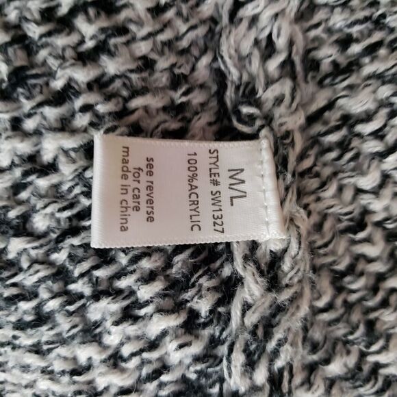 Active USA oversized slouchy knit cocoon shrug - Picture 3 of 7